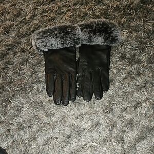 Black Leather Gloves with Faux Fur Trim